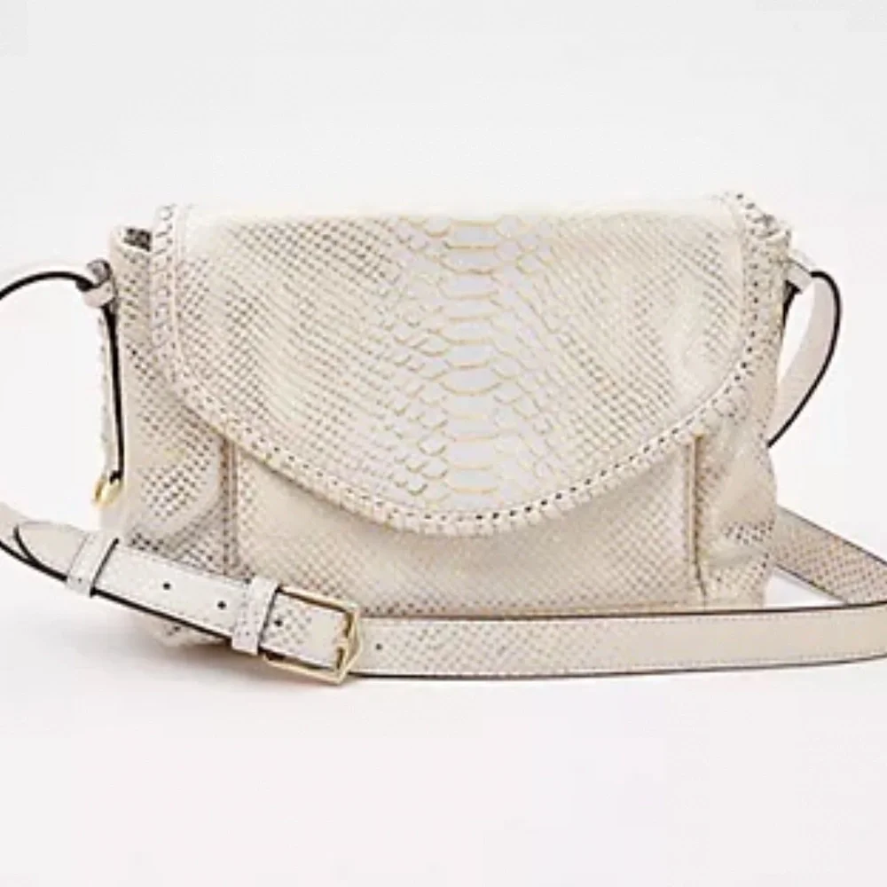 Aimee Kestenberg LEATHER Al For Love Pebble  Crossbody, white and Gold Purse